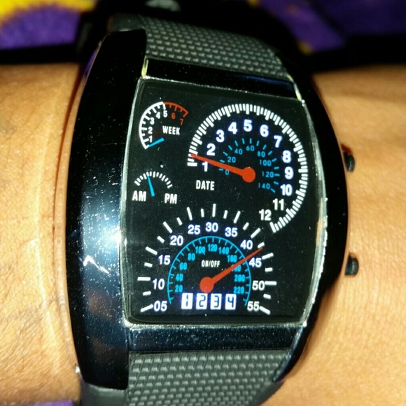 Watch - Picture 4 of 4