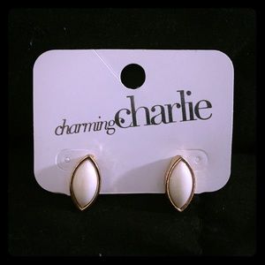 Cute White Stud Earrings!!💕