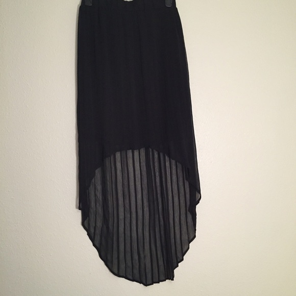 Dresses & Skirts - Black Pleated Hi-Low Skirt
