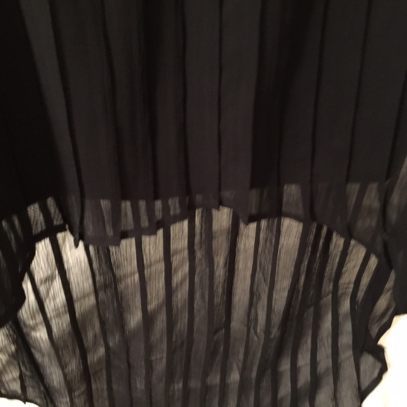 Black Pleated Hi-Low Skirt - Picture 2 of 2