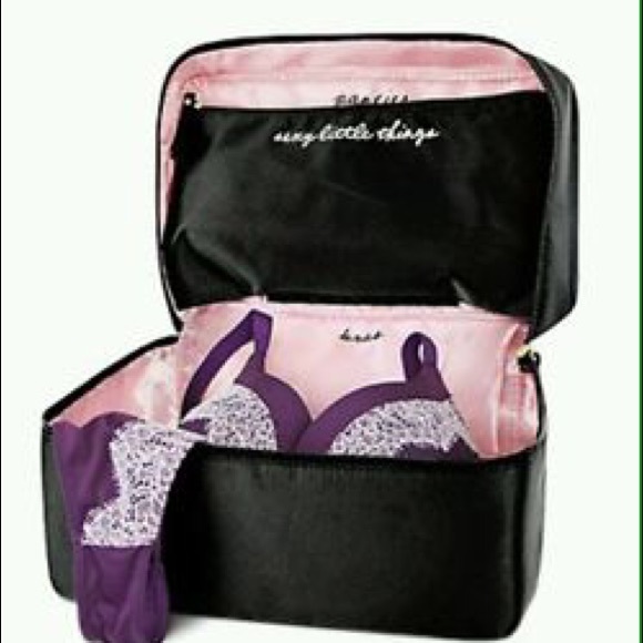 Victoria's Secret lingerie travel case NEW!