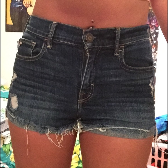 HIGH WAISTED DENIM SHORTS