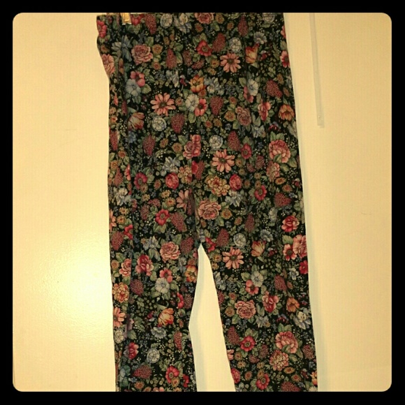 Plus Size Floral Leggings