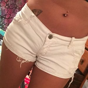 WHITE DENIM SHORTS