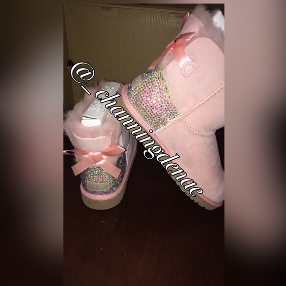 Crystallized Bailey bow uggs - Picture 2 of 3