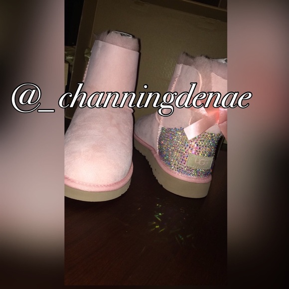 Crystallized Bailey bow uggs - Picture 3 of 3