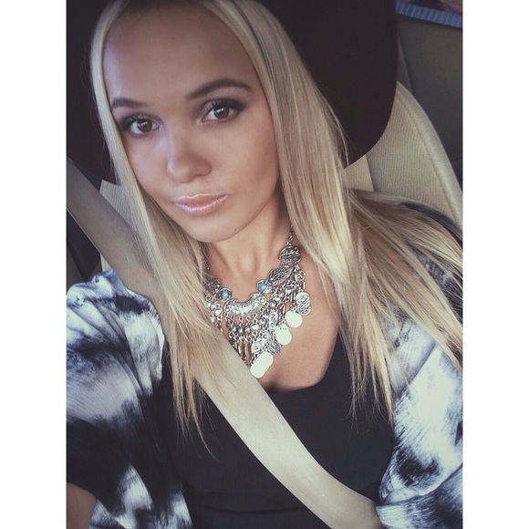 Meet your Posher, Cassidi - Picture 1 of 1