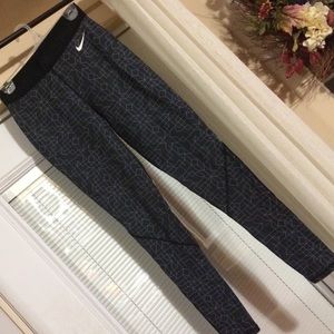 Nike PRO Dri-fit exercise leggings!