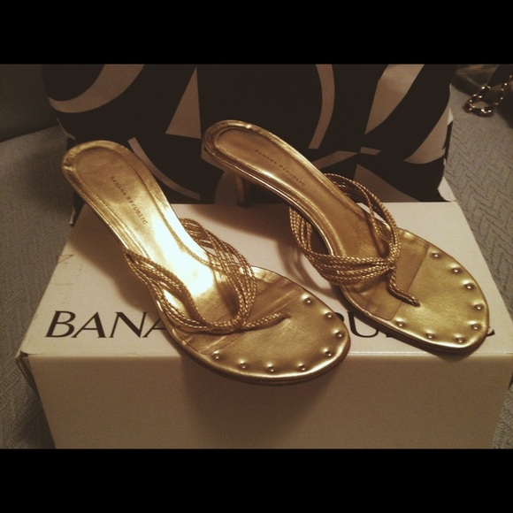 Banana republic golden kitten heels