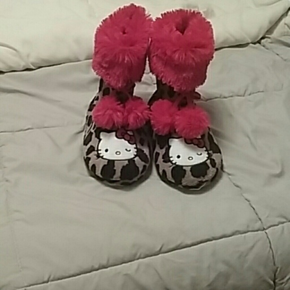 Fuzzy house slippers