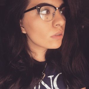 Meet your Posher, Daniela