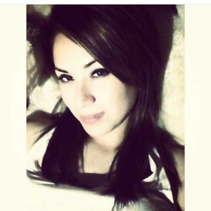 Meet your Posher, Claudia