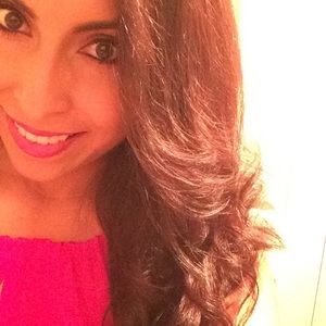 Meet your Posher, Yvette