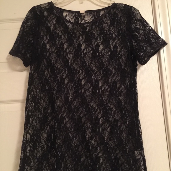 BLACK LACE TOP - Picture 2 of 4