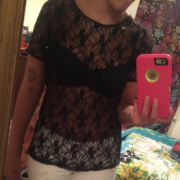 BLACK LACE TOP - Picture 4 of 4
