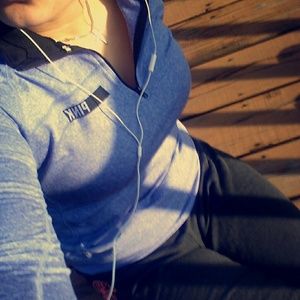 VS PINK ULTIMATE HALF ZIP