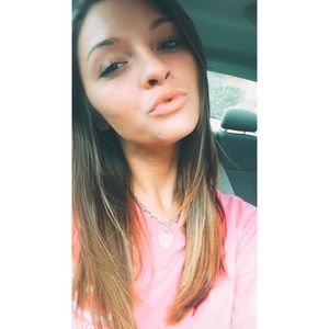 Meet your Posher, Abbie