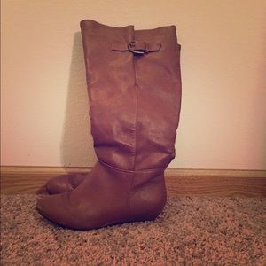 Brown boots
