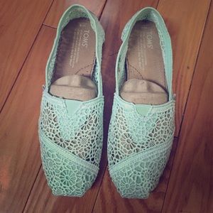 Mint Crochet Classic Toms