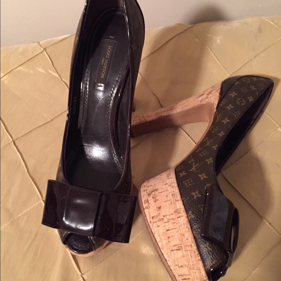 Louis Vuitton  Peep-Toe Pumps - Picture 4 of 4