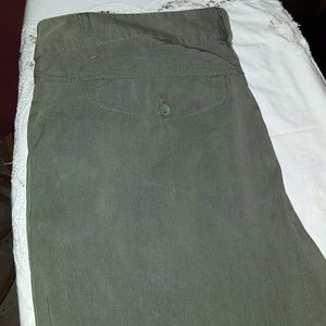 G A P  ** OLIVE PANTS WITH ELASTIC BOTTOMS**