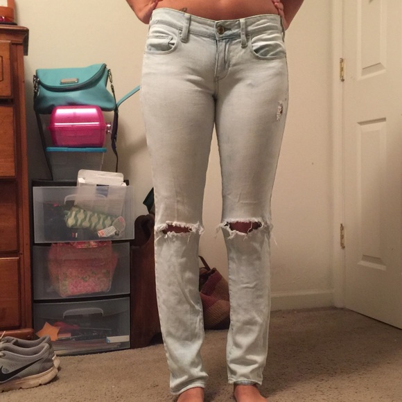 SIZE 8 LIGHT WASH JEAN
