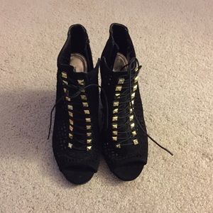 Wedge shoes