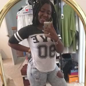 Meet your Posher, Danielle