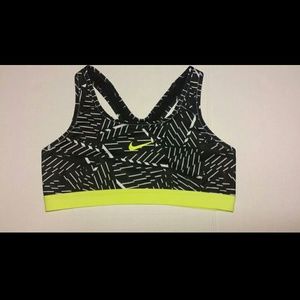 Nike sports bra nwt