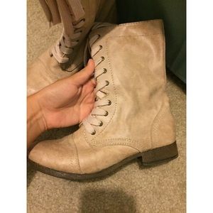 Light tan combat boots 💞