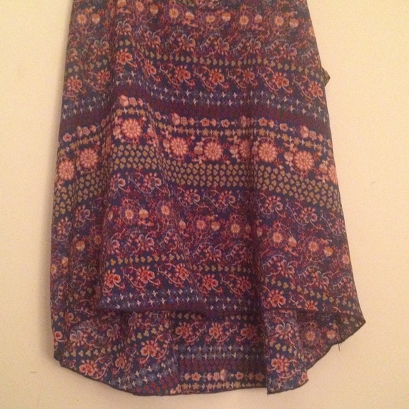 Floral Sleeveless Top - Picture 4 of 4