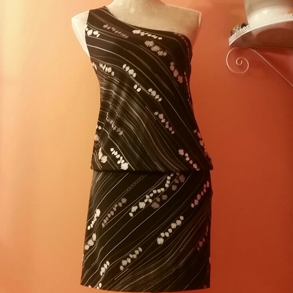 90's Guess Sleeveless One Shoulder Dress - Picture 3 of 4