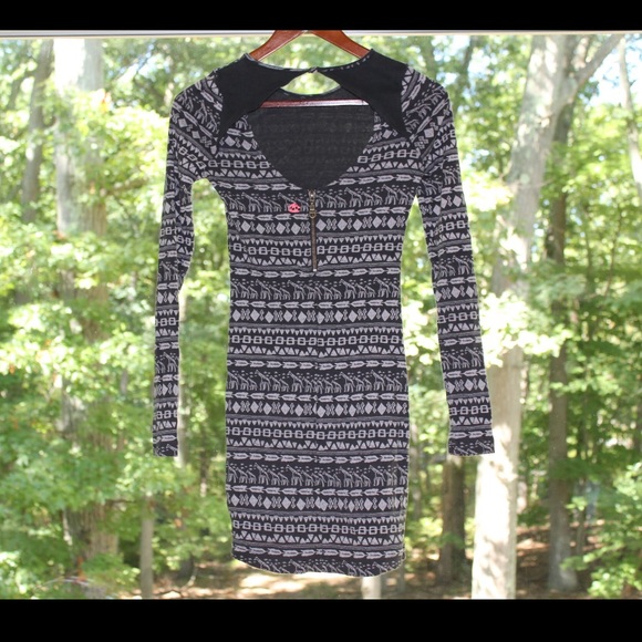 Billabong Aztec Print Bodycon Dress 🔹▪️ - Picture 2 of 4
