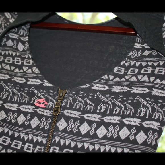 Billabong Aztec Print Bodycon Dress 🔹▪️ - Picture 4 of 4
