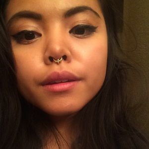 Fake septum ring in gold with basing detail