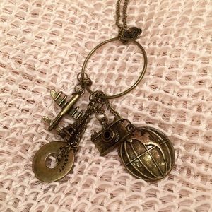 Classy travel style necklace