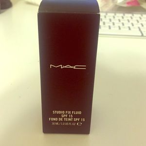 Mac studio fix fluid NW 50