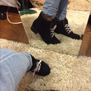 short heel black boots