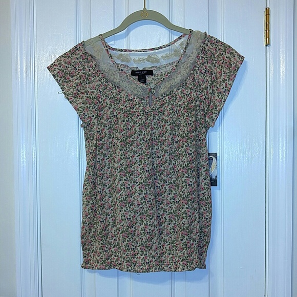 Nine West top