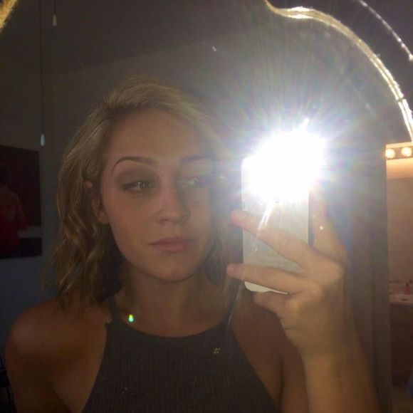 Meet your Posher, Makayla