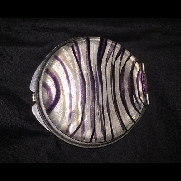 Compact mirror