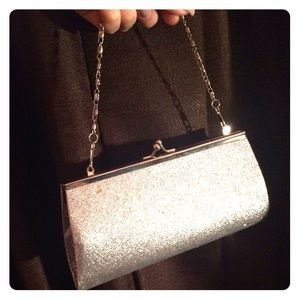 Silver sparkle fashion clutch