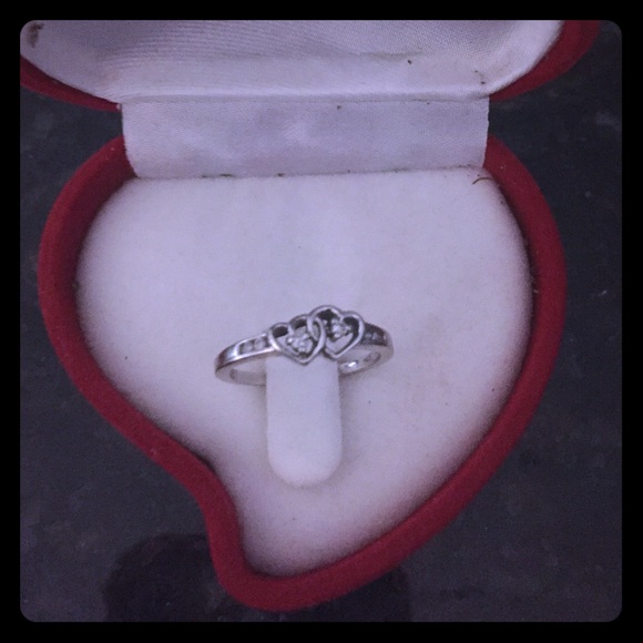 10k white gold with hearts promise ring