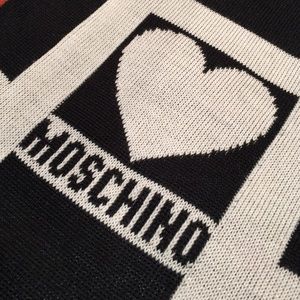 Moschino wool scarf