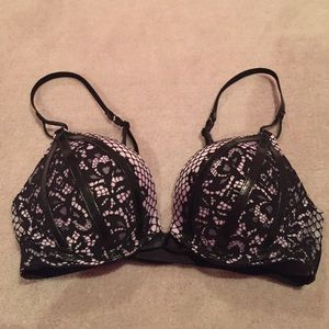 VS Bombshell Plunge bra 32B NWOT!!