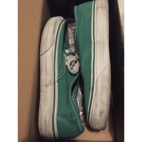 🚫🚫SOLD 🚫🚫Green Lace Up Vans - Picture 2 of 3