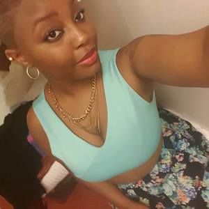 Meet your Posher, Queena