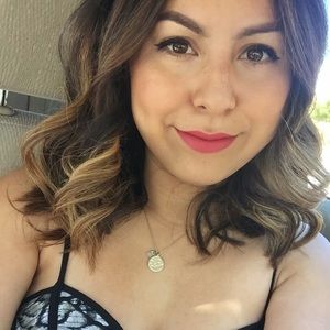 Meet your Posher, Stephanie