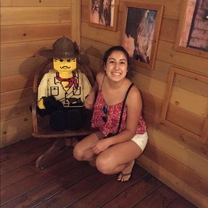 Meet your Posher, Aurora