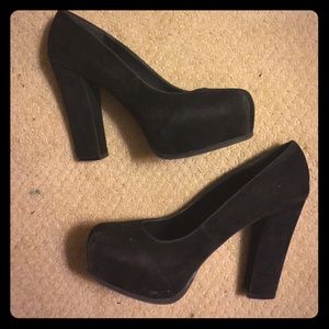 Chunky Retro Heel